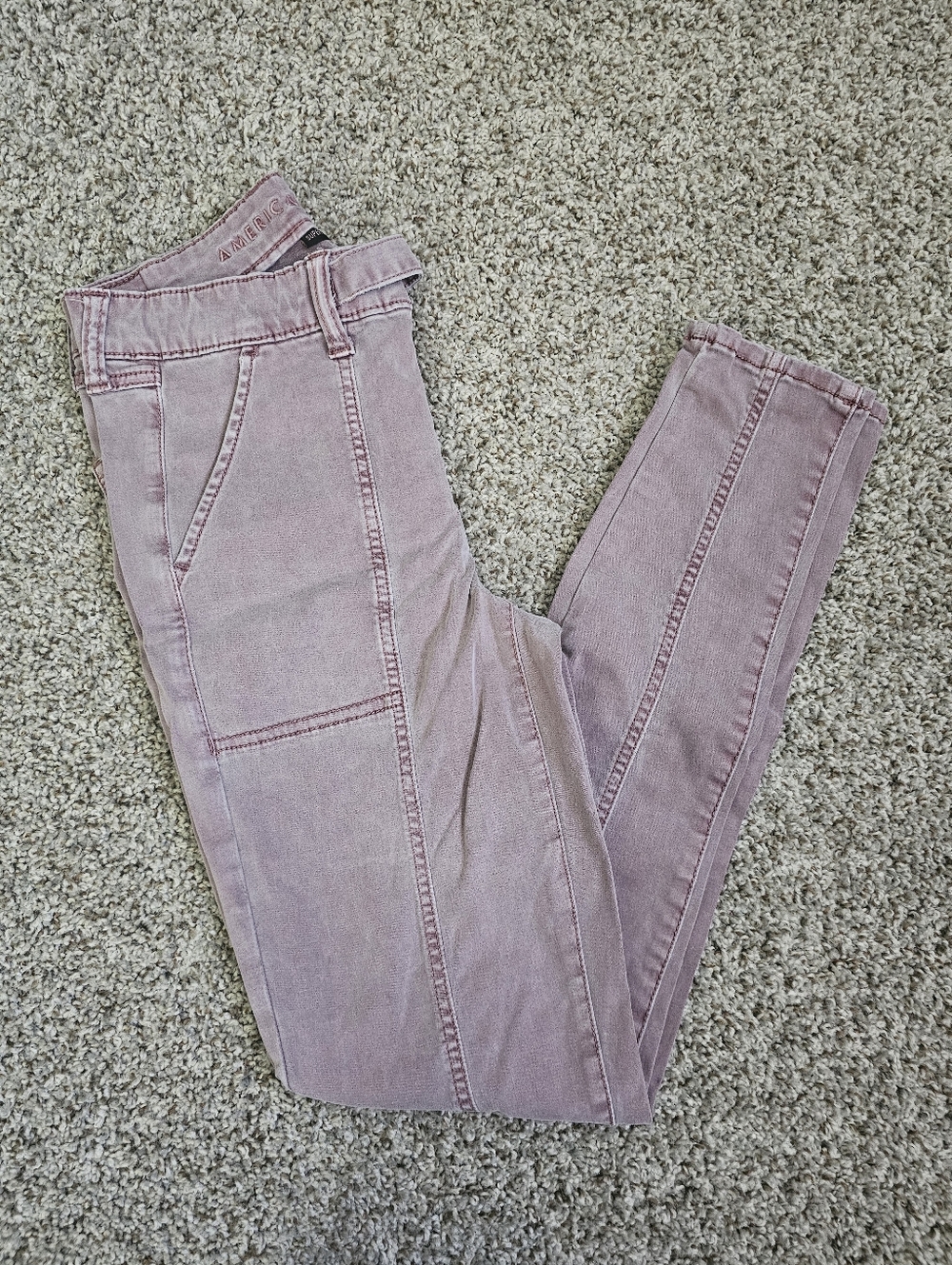 AMERICAN EAGLE JEANS